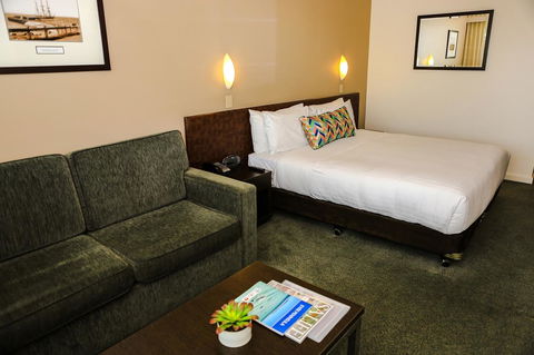 Port Lincoln Hotel - Tweed Heads Accommodation 6