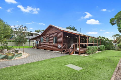The Log Cabin - 47 Jetty Road - Tweed Heads Accommodation 13