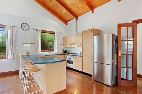 The Log Cabin - 47 Jetty Road - Tweed Heads Accommodation 10
