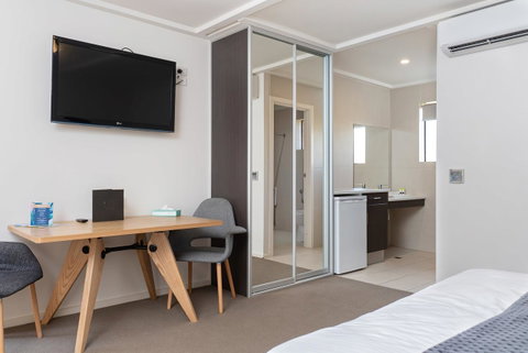 Mick O\'Sheas - Tweed Heads Accommodation 1