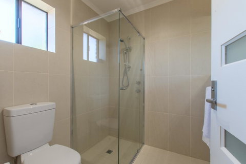 Mick O\'Sheas - Tweed Heads Accommodation 24