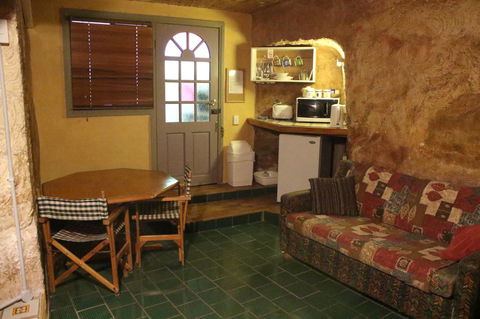 The Underground Motel - Tweed Heads Accommodation 1