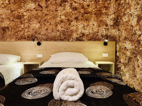 The Lookout Cave Underground Motel - Tweed Heads Accommodation 2