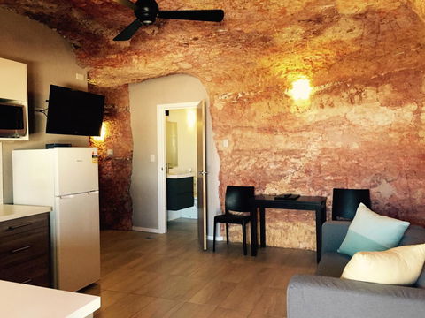 The Lookout Cave Underground Motel - Tweed Heads Accommodation 17