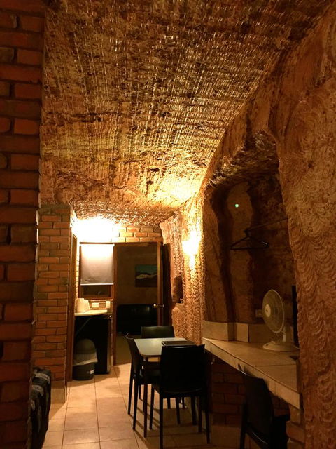 The Lookout Cave Underground Motel - Tweed Heads Accommodation 19