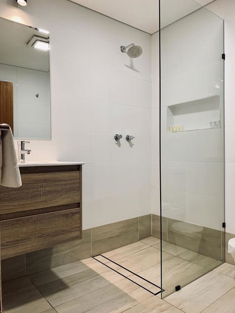 The Lookout Cave Underground Motel - Tweed Heads Accommodation 1