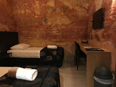The Lookout Cave Underground Motel - Tweed Heads Accommodation 12