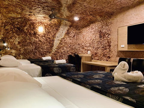 The Lookout Cave Underground Motel - Tweed Heads Accommodation 5