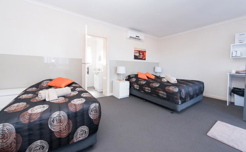 Blue Lake Motel - Tweed Heads Accommodation 1