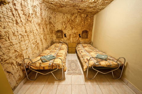 Radeka Downunder Underground Motel - Tweed Heads Accommodation 7