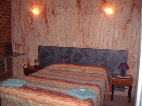 Radeka Downunder Underground Motel - Tweed Heads Accommodation 1