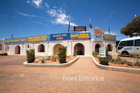 Radeka Downunder Underground Motel - Tweed Heads Accommodation 0