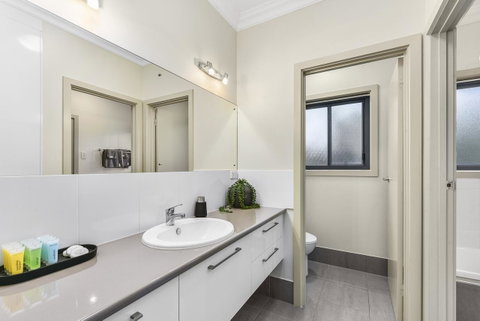 Accommodation On Lansell 2 - Tweed Heads Accommodation 10