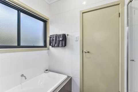 Accommodation On Lansell 2 - Tweed Heads Accommodation 11