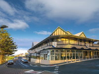 Aurora Ozone Hotel