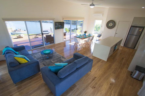 Villa Serra - Tweed Heads Accommodation 1