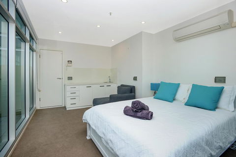 Glenelg Skyline Penthouse - Tweed Heads Accommodation 12