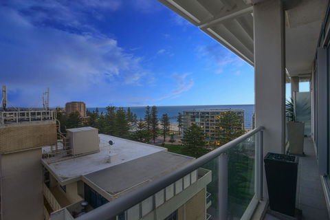 Glenelg Skyline Penthouse - Tweed Heads Accommodation 5