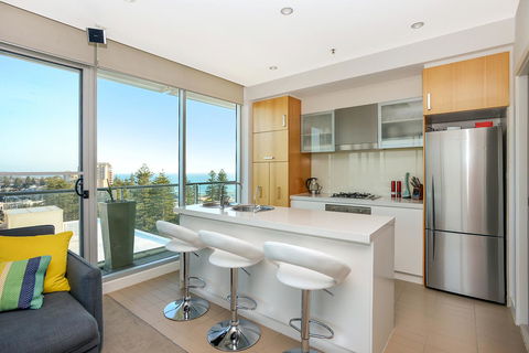 Glenelg Skyline Penthouse - Tweed Heads Accommodation 9
