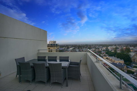 Glenelg Skyline Penthouse - Tweed Heads Accommodation 11