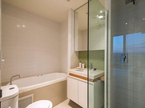 Glenelg Skyline Penthouse - Tweed Heads Accommodation 21