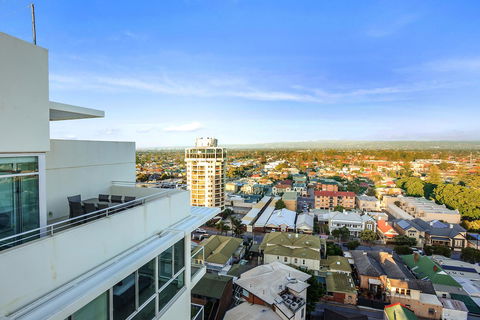 Glenelg Skyline Penthouse - Tweed Heads Accommodation 17