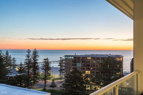 Glenelg Skyline Penthouse - Tweed Heads Accommodation 3