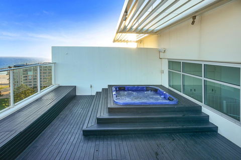 Glenelg Skyline Penthouse - Tweed Heads Accommodation 15