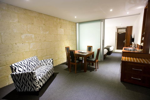 The Commodore - Tweed Heads Accommodation 12
