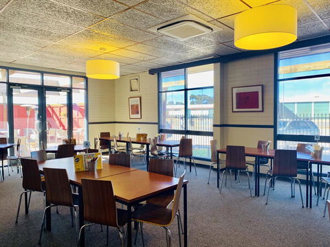 Opal Inn Hotel, Motel, Caravan Park - Tweed Heads Accommodation 28