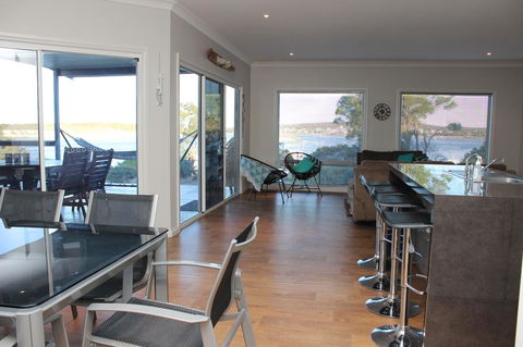 Waterfront On Osprey - Tweed Heads Accommodation 7