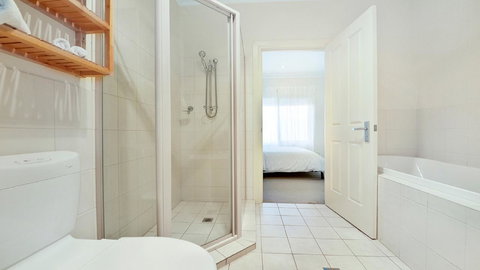 GOUGER 265 - Tweed Heads Accommodation 11