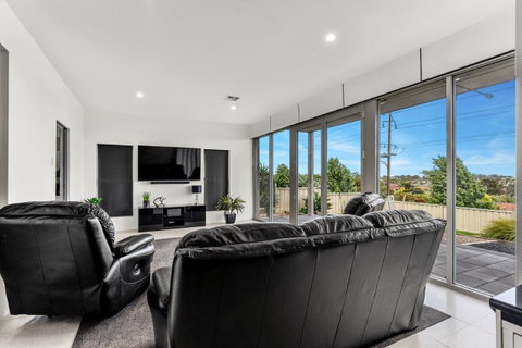 KENNEDY EXECUTIVE TOWNHOUSE - Tweed Heads Accommodation 14
