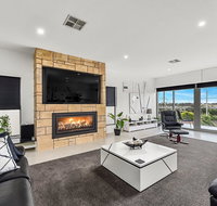 KENNEDY EXECUTIVE TOWNHOUSE - Tweed Heads Accommodation