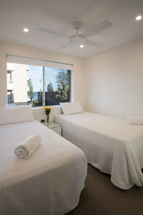 Stylish 3 Bedroom Beachview Apartment - Tweed Heads Accommodation 11