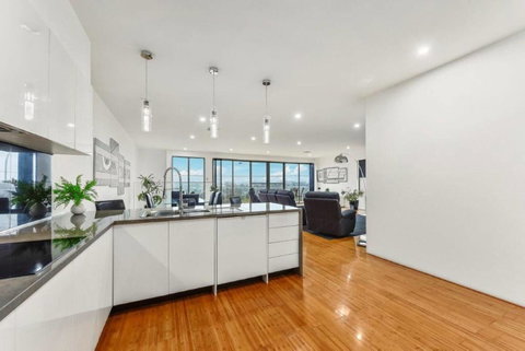 BENGALEE EXECUTIVE TOWNHOUSE- MODERN & STYLISH - Tweed Heads Accommodation 7