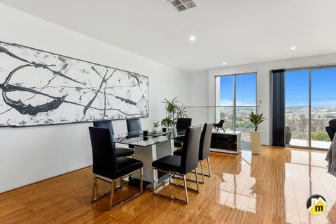 BENGALEE EXECUTIVE TOWNHOUSE- MODERN & STYLISH - Tweed Heads Accommodation 13
