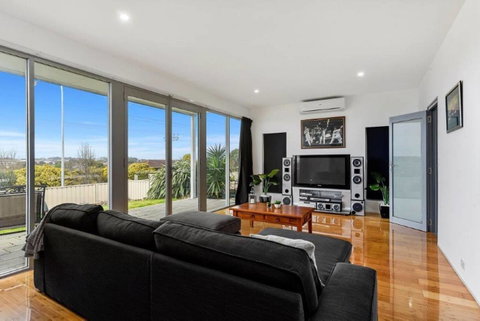 BENGALEE EXECUTIVE TOWNHOUSE- MODERN & STYLISH - Tweed Heads Accommodation 6