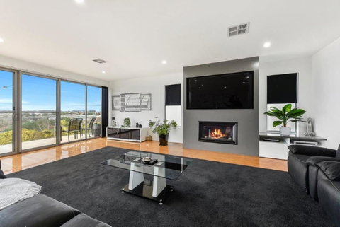 BENGALEE EXECUTIVE TOWNHOUSE- MODERN & STYLISH - Tweed Heads Accommodation 5