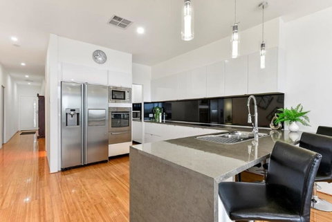 BENGALEE EXECUTIVE TOWNHOUSE- MODERN & STYLISH - Tweed Heads Accommodation 4