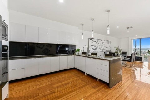 BENGALEE EXECUTIVE TOWNHOUSE- MODERN & STYLISH - Tweed Heads Accommodation 10