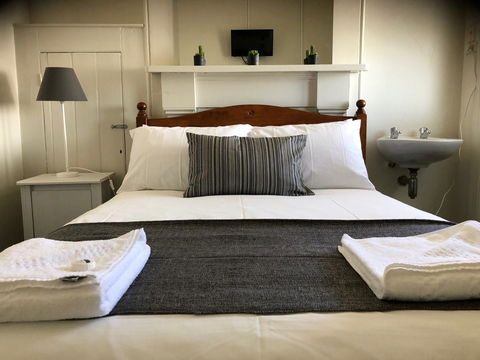 Cornwall Hotel - Tweed Heads Accommodation 0