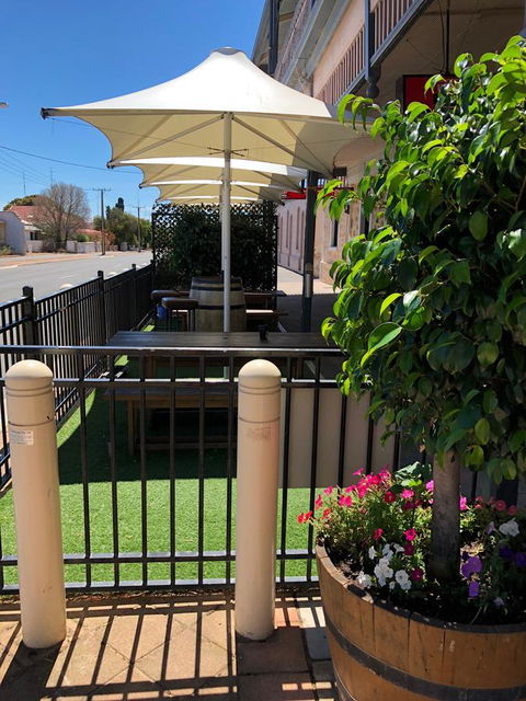 Cornwall Hotel - Tweed Heads Accommodation 2