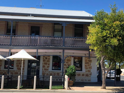 Cornwall Hotel - Tweed Heads Accommodation 1
