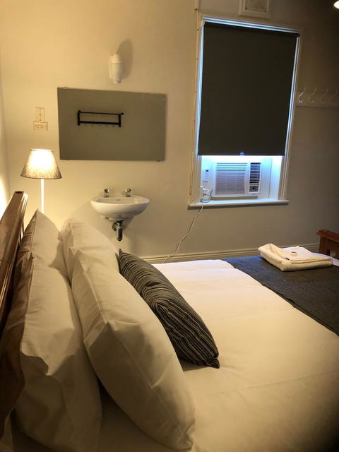 Cornwall Hotel - Tweed Heads Accommodation 5