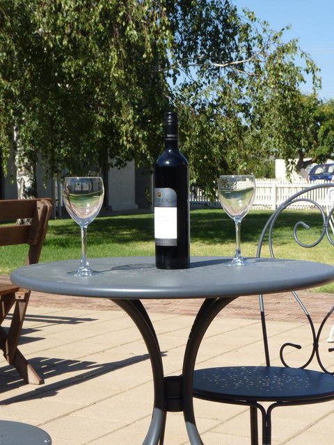Coonawarra Motor Lodge - Tweed Heads Accommodation 4