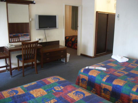 HotelMOTEL Adelaide - Tweed Heads Accommodation 6