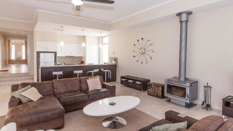 Golfers Paradise (18th Tee) - 52 Huntingdale Drive - Tweed Heads Accommodation 18