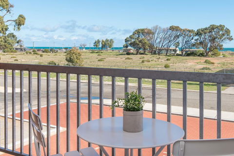 Jurien Bay Motel Apartments - Tweed Heads Accommodation 22