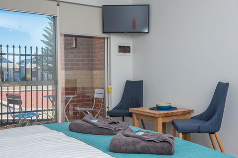 Jurien Bay Motel Apartments - Tweed Heads Accommodation 8
